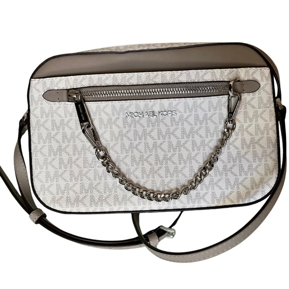 Michael Kors Jet Set Charm Chain Crossbody Bag – Vanilla/Gray - Picture 1 of 2